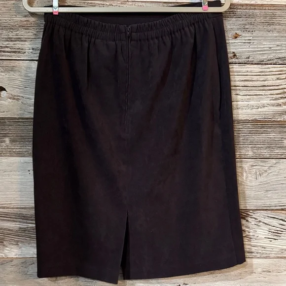 Karin Stevens Elegant Black Pencil Skirt - Picture 2 of 4